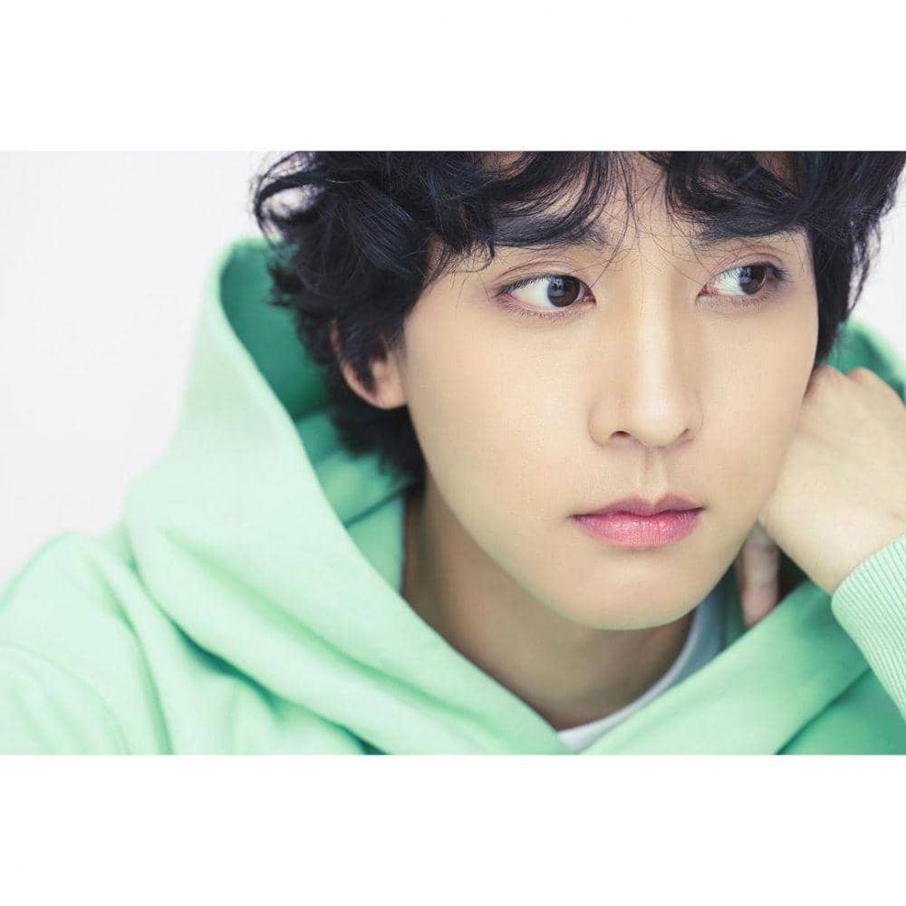 Tampil dengan Rambut Baru, 9 Potret Choi Tae Joon yang Bikin Pangling
