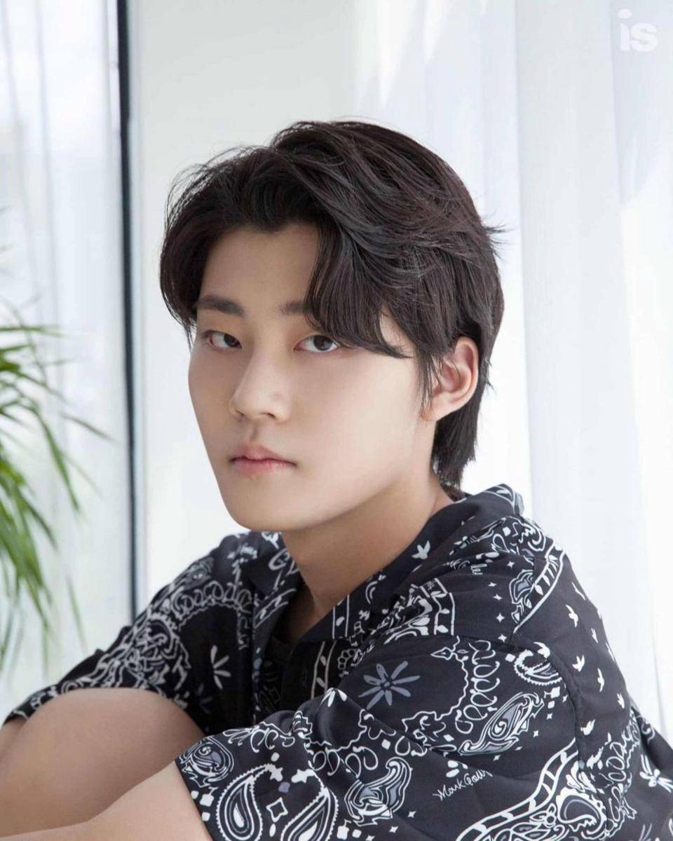 Lee Eugene/Lee Yu Jin/Yu Gene Woo (Instagram.com/eugeneleejinjoo/)