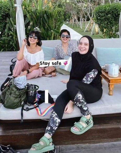Liburan Putri Anne dan keluarga (instagram.com/putriannesaloka)
