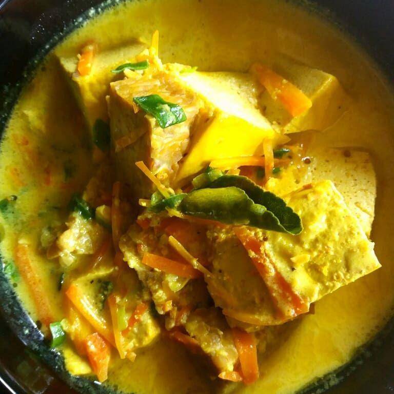 Opor tahu tempe (instagram.com/comfortfood24)
