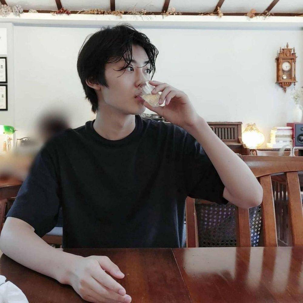 Lee Eugene/Lee Yu Jin/Yu Gene Woo (Instagram.com/eugeneleejinjoo/)