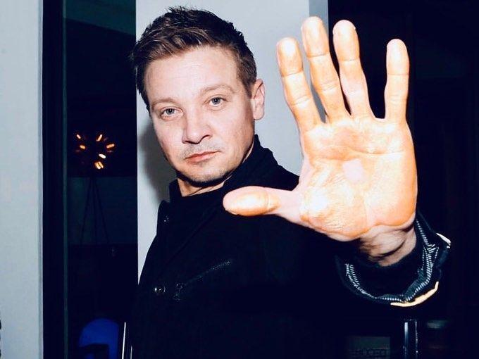 10 Film Terbaik yang Dibintangi Jeremy Renner, Ada The Hurt Locker