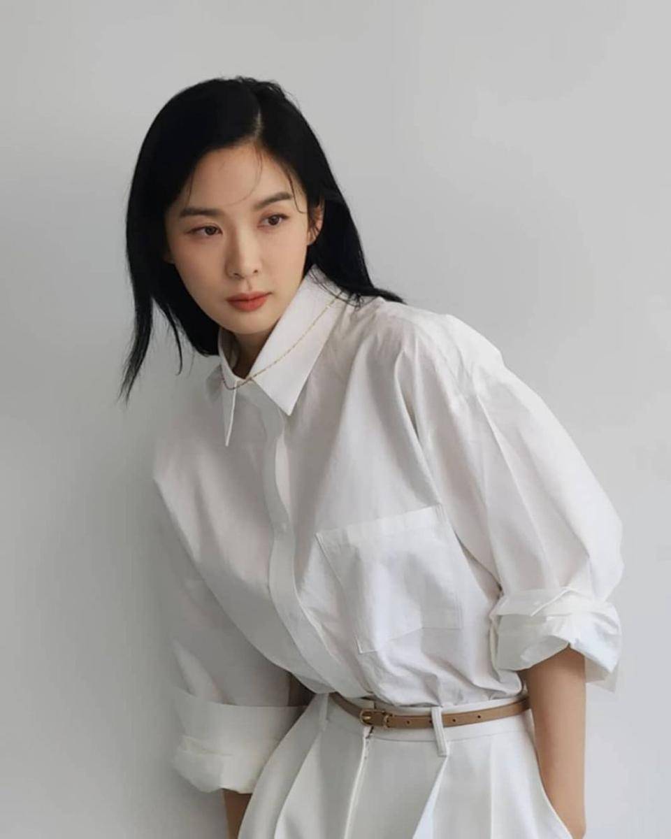 Lee Chung Ah (instagram.com/leechungah)