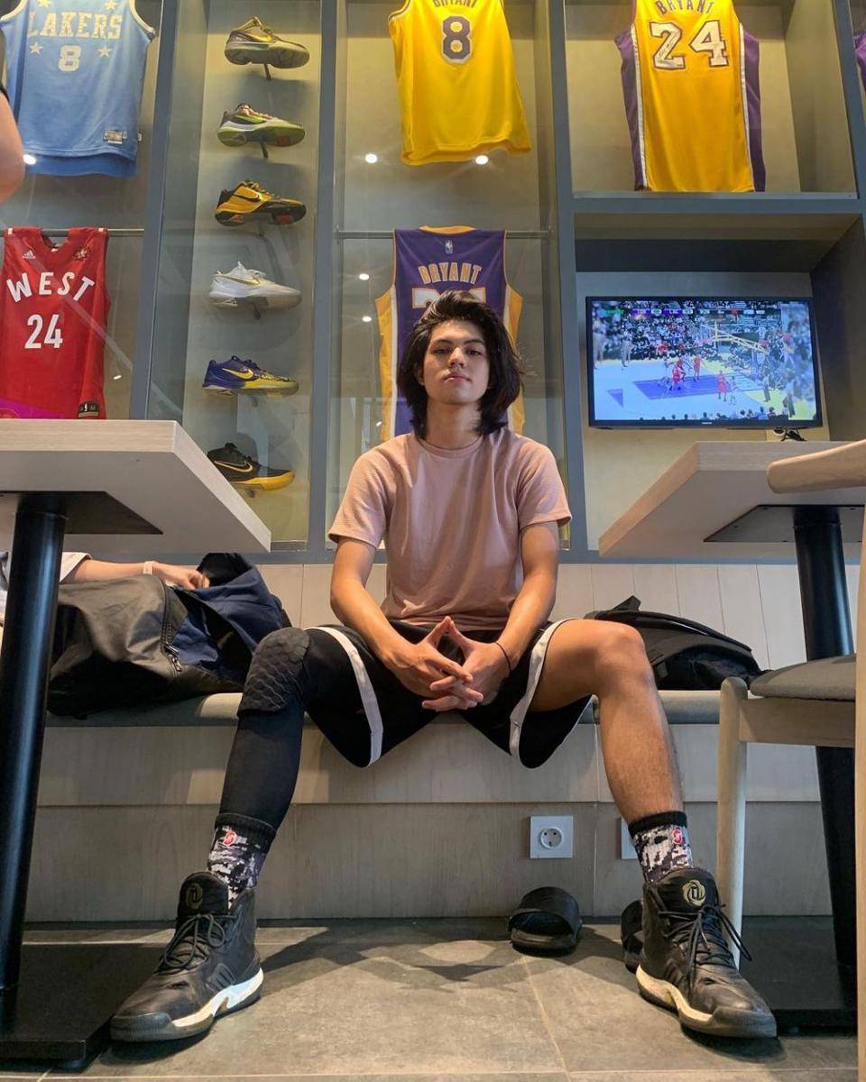 Agoye Mahendra (instagram.com/agoyemahendra)