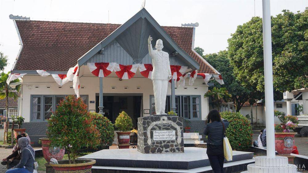 caknia.com: istana gebang blitar