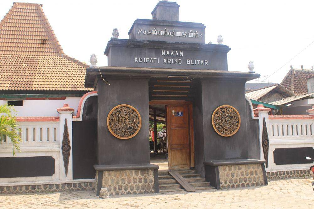 pariwisata.visitblitar.com: makam adipati aryo blitar