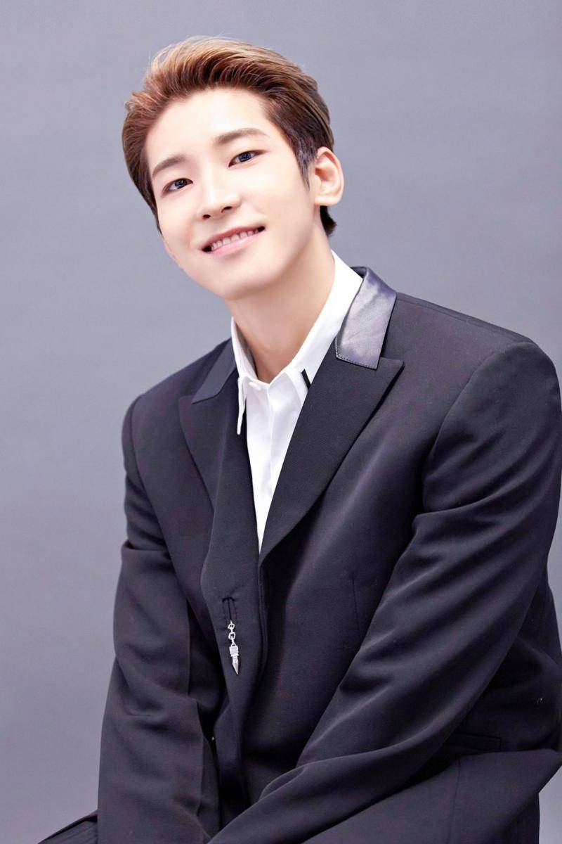 Wonwoo SEVENTEEN (twitter.com/pledis_17)
