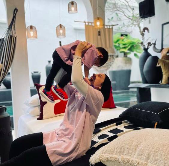 Liburan Putri Anne dan keluarga (instagram.com/putriannesaloka)