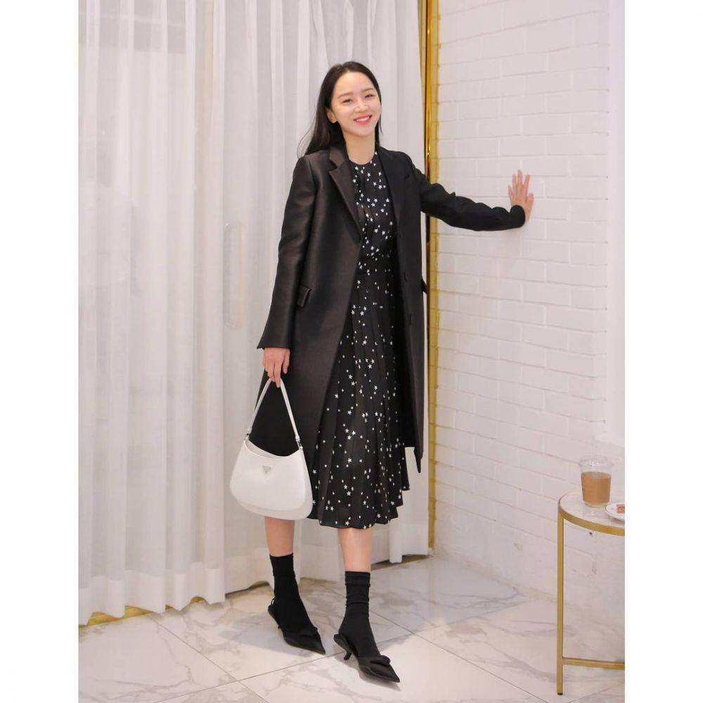 Shin Hye Sun dalam sebuah pemotretan bersama Prada (instagram.com/shinhs831)