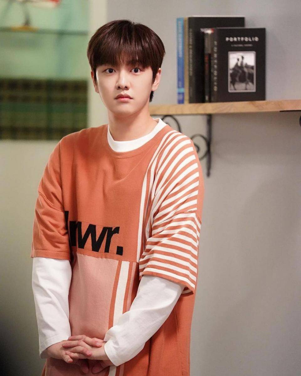 potret Shin Won Ho dalam drama Somehow Family (instagram.com/cg__shinwonho)