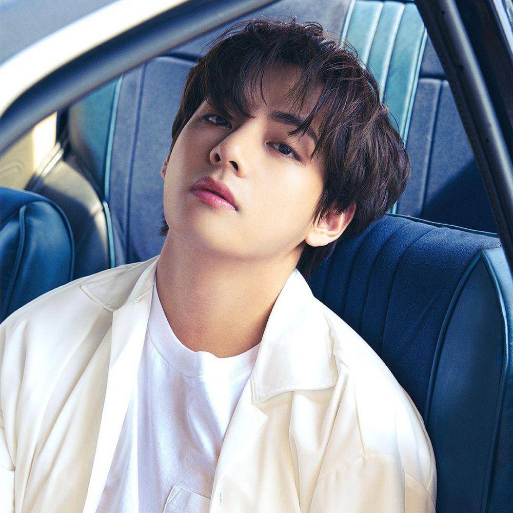 V dalam pemotretan single terbaru BTS berjudul Butter (instagram.com/bts.bighitofficial)