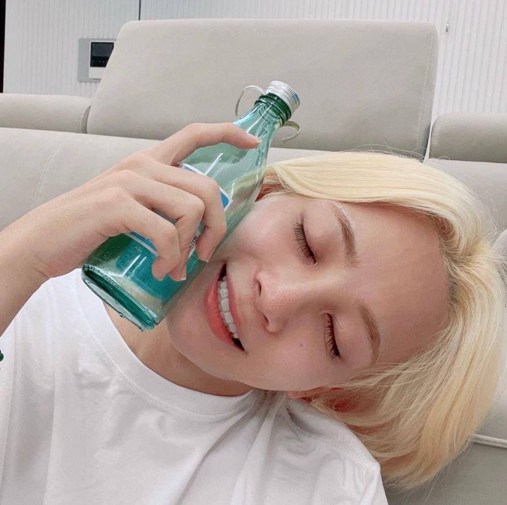 Jeonghan SEVENTEEN (weverse.io/seventeen)