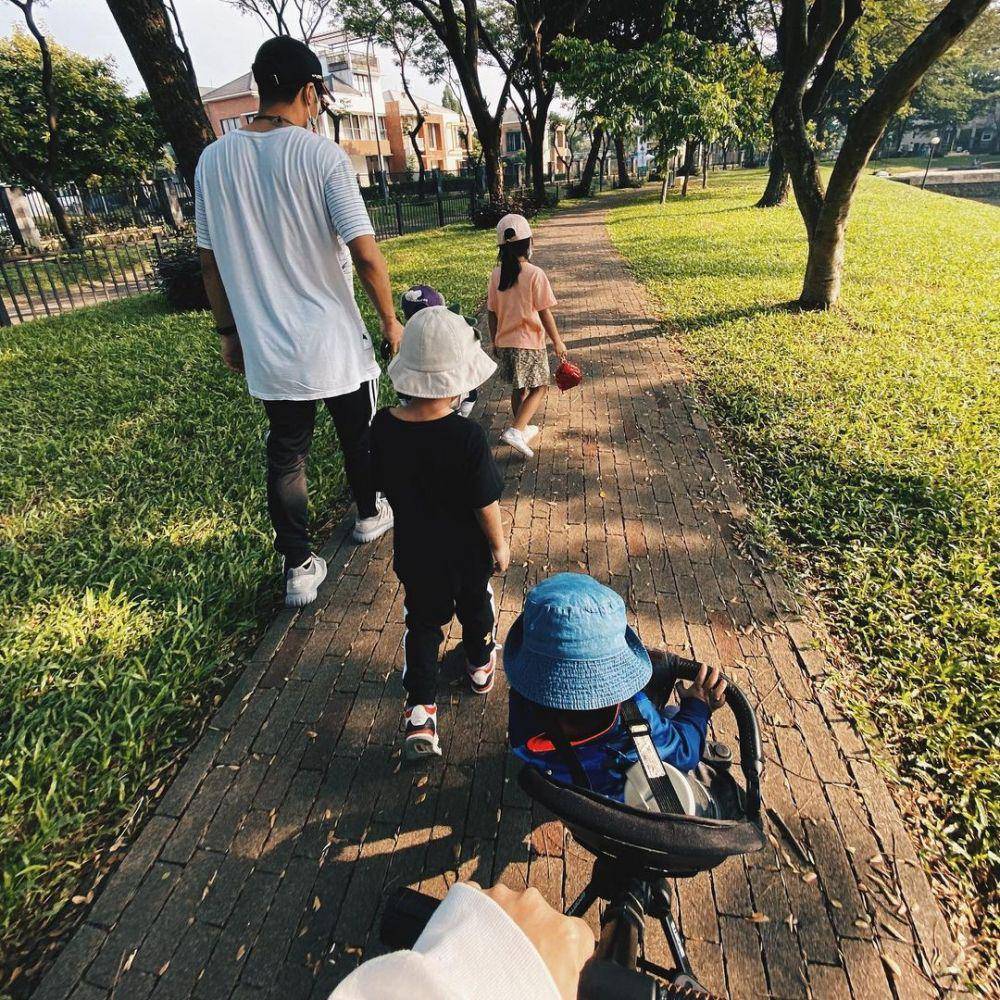 Ricky Harun dan buah hati (instagram.com/herfiza)