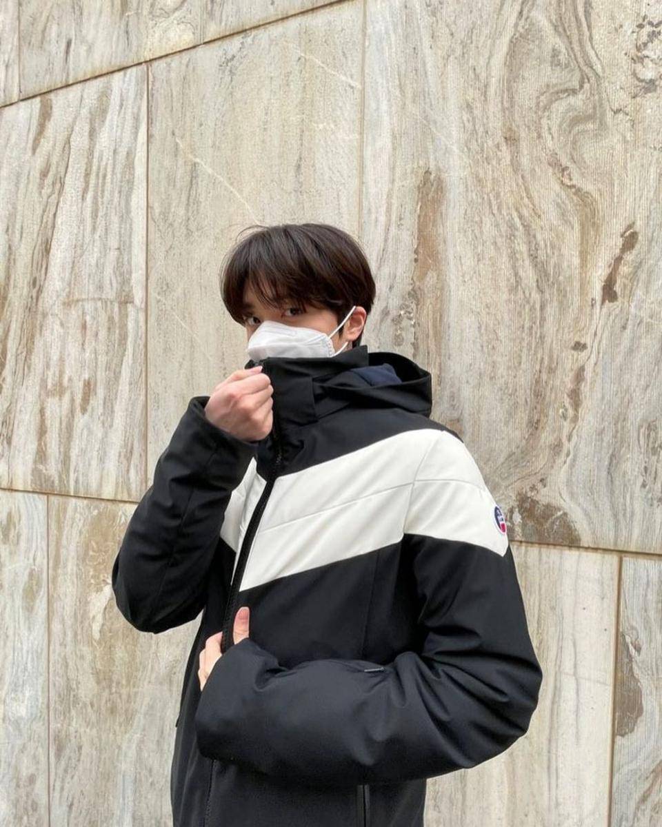 Chani SF9 (instagram.com/c_chani_i)
