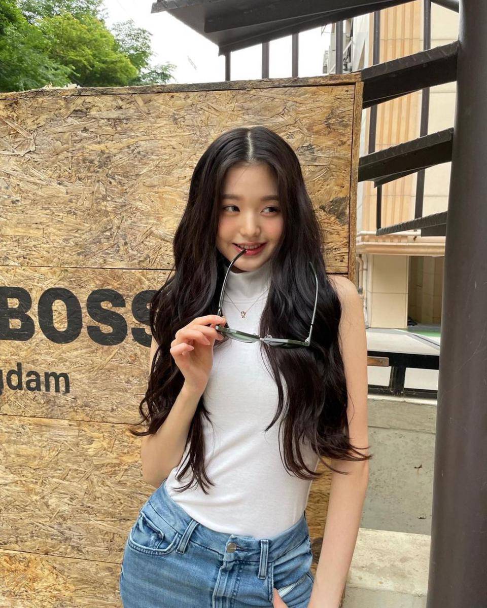 Jang Wonyoung (instagram.com/for_everyoung10)