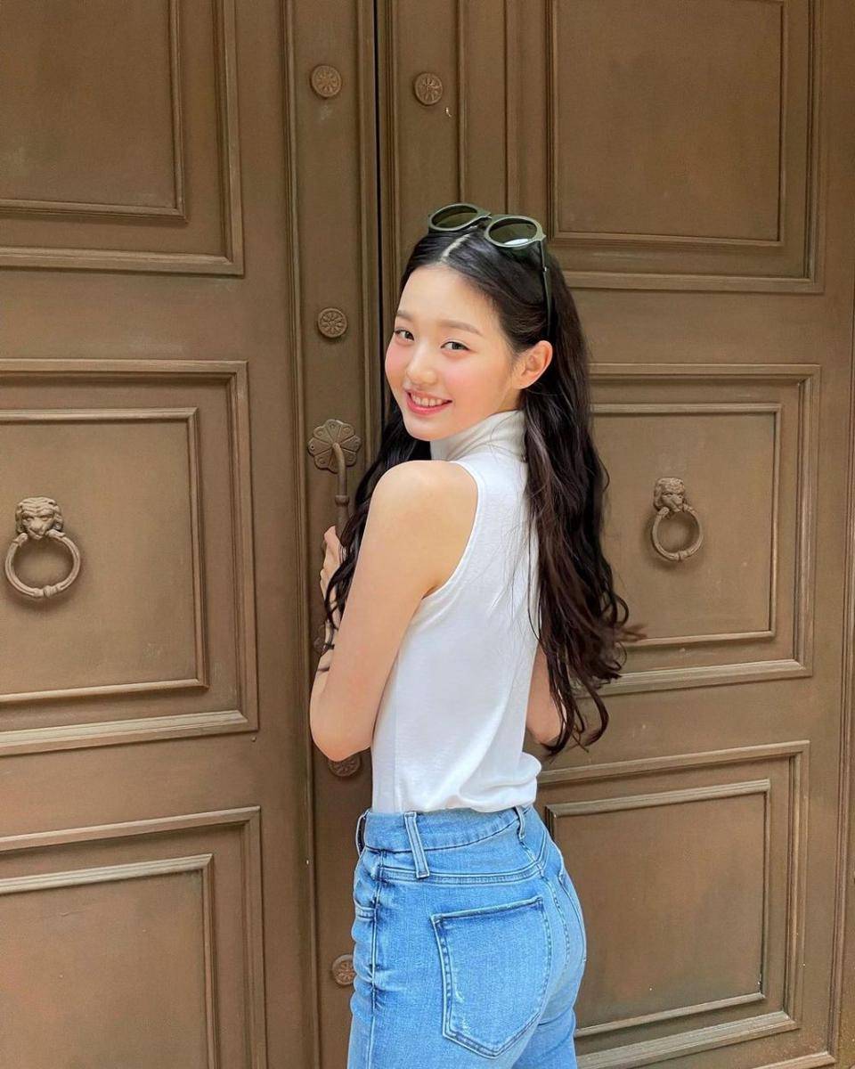 Jang Wonyoung (instagram.com/for_everyoung10)