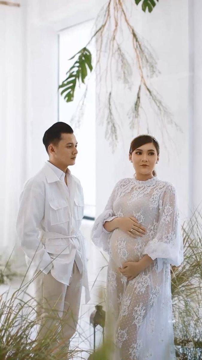 maternity Nella Kharisma (Instagram.com/faralljibrill)