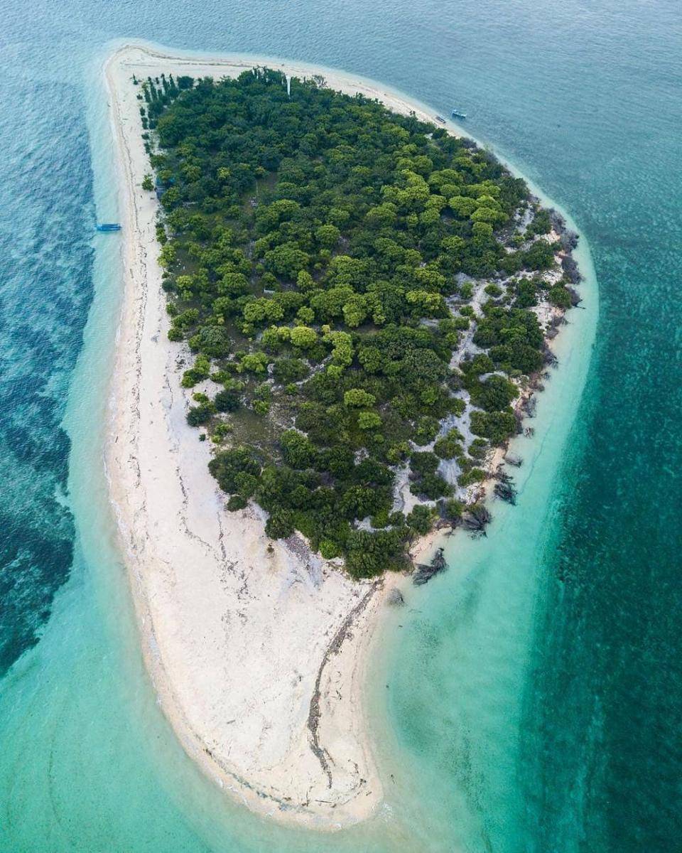 Pulau Tabuhan (instagram.com/visiteastjava)