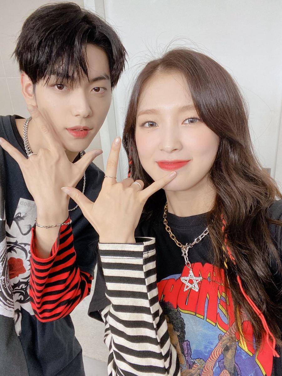 Arin Oh My Girl dan Soobin TXT (twitter.com/KBSMusicBank)