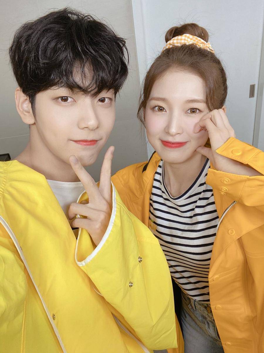 Arin Oh My Girl dan Soobin TXT (twitter.com/KBSMusicBank)