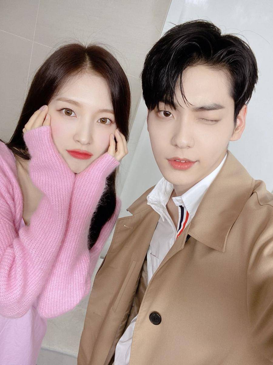 Arin Oh My Girl dan Soobin TXT (twitter.com/KBSMusicBank)