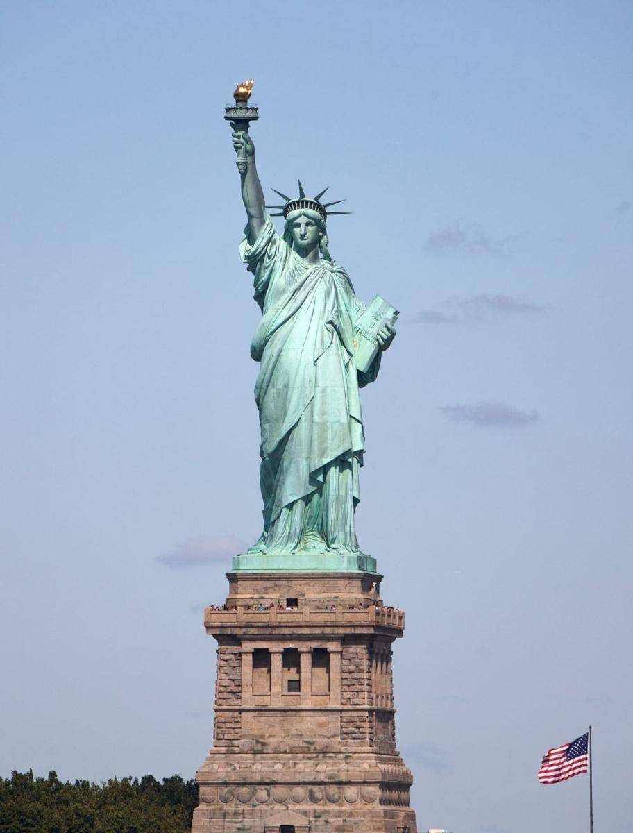 Patung Liberty adalah hadiah dari Prancis untuk Amerika Serikat. (unsplash.com/AussieActive)