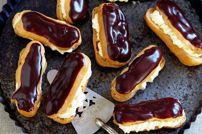 ilustrasi chocolate eclair (taste.com.au/Cath Muscat)