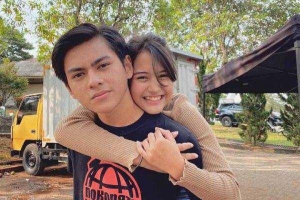 Sandrinna Michelle dan Rey Bong (instagram.com/sandrinna_11)