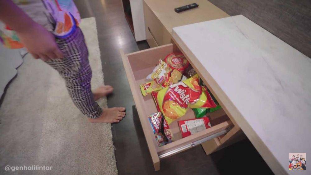 isi kamar Gen Halilintar (YouTube.com/GenHalilintar)