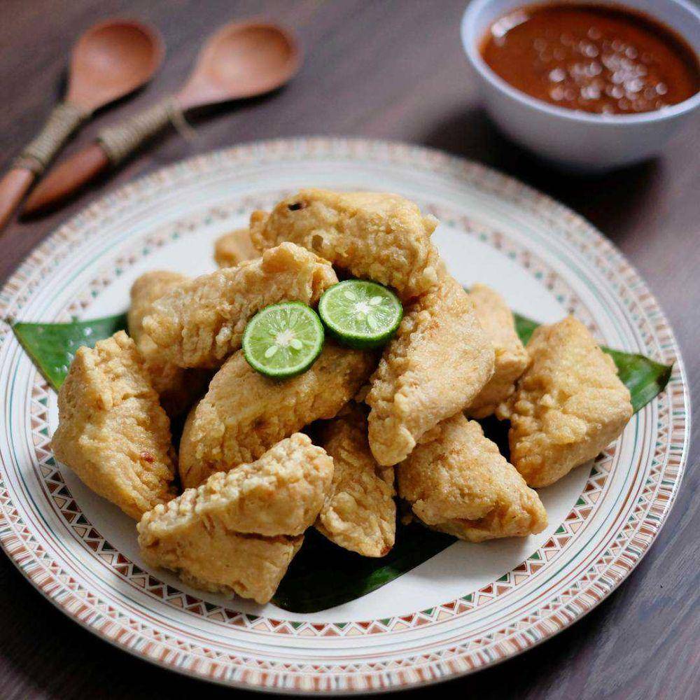 Batagor H. Isan (instagram.com/foodnotestories)