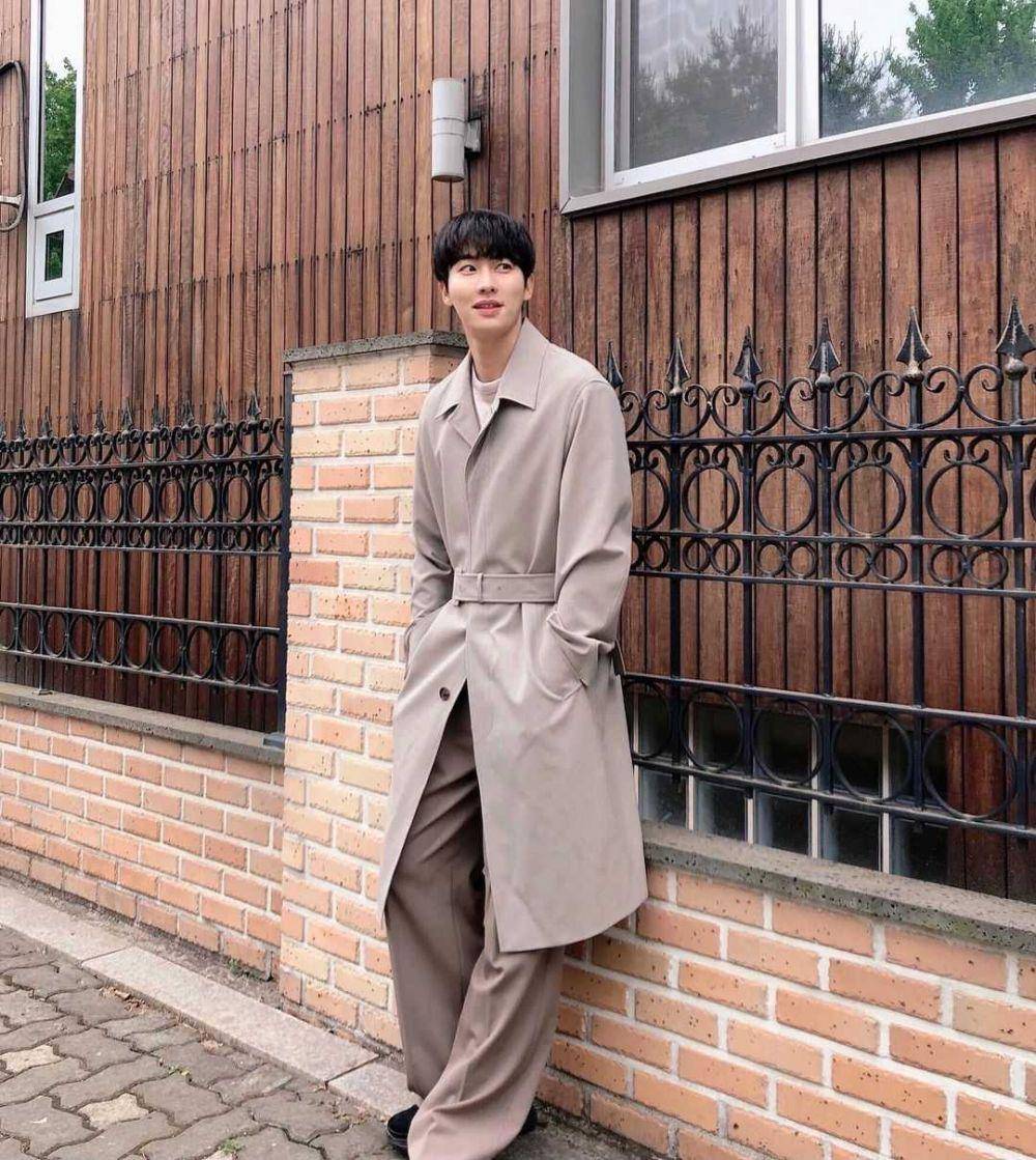 Kwon Hwa Woon (instagram.com/rnjs28)