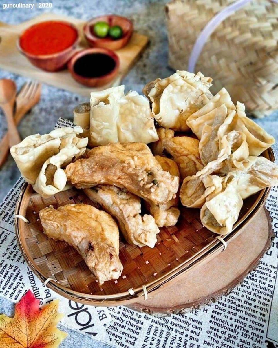 Batagor Simpang Dago (instagram.com/gunculinary)