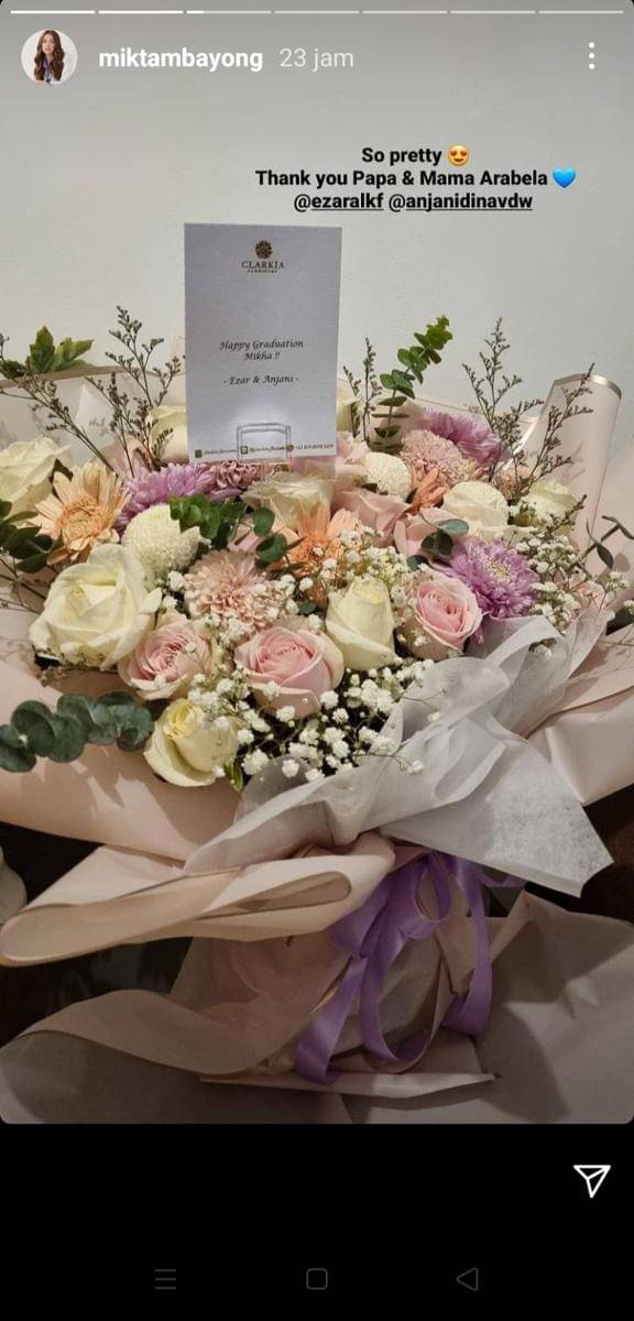 graduation Mikha Tambayong (instagram.com/miktambayong)