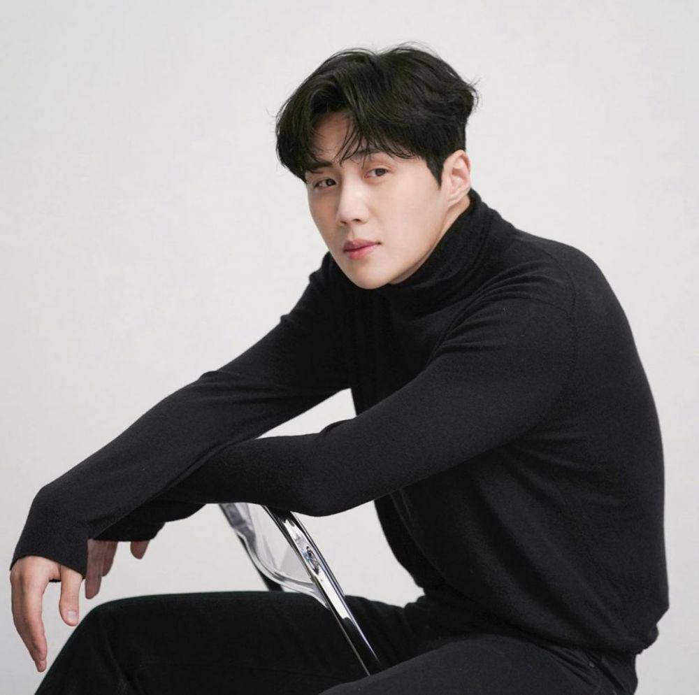 Kim Seon Ho (instagram.com/kimseonho_staff.diary)