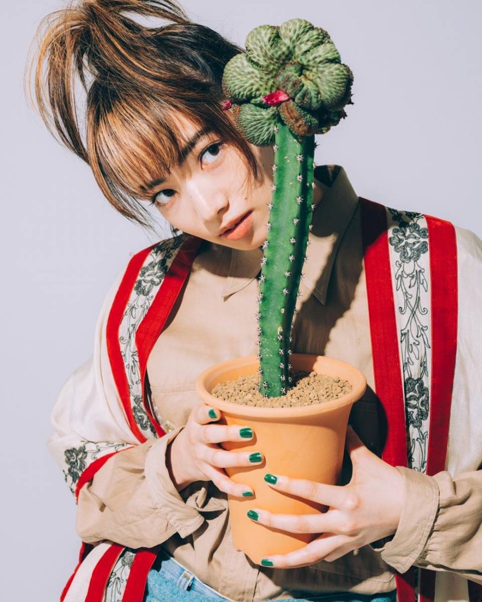 Nana Komatsu (instagram.com/konichan7)