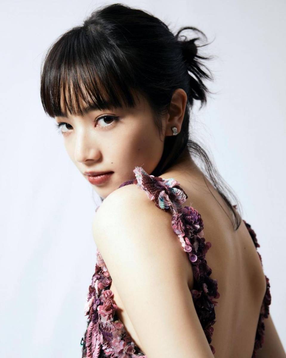 Nana Komatsu (instagram.com/konichan7)