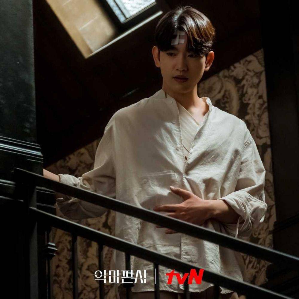 Jinyoung GOT7 di drama The Devil Judge (instagram.com/tvndrama.official)