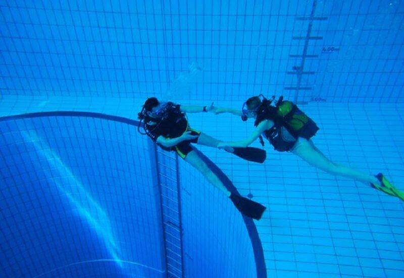 Kolam Renang Terdalam di Dunia (tourisme-vienne.com)