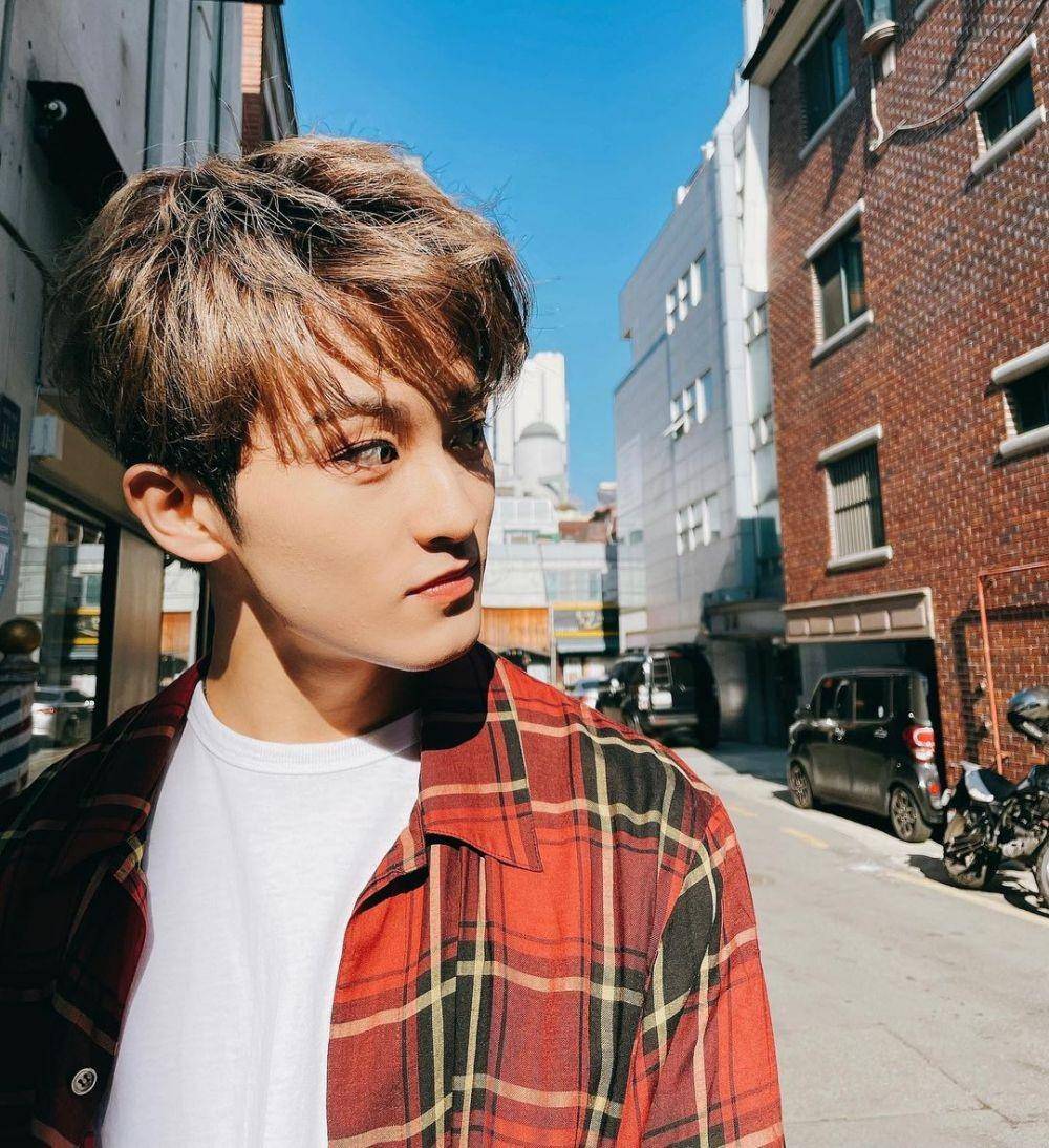 Mark NCT (instagram.com/onyourm__ark)
