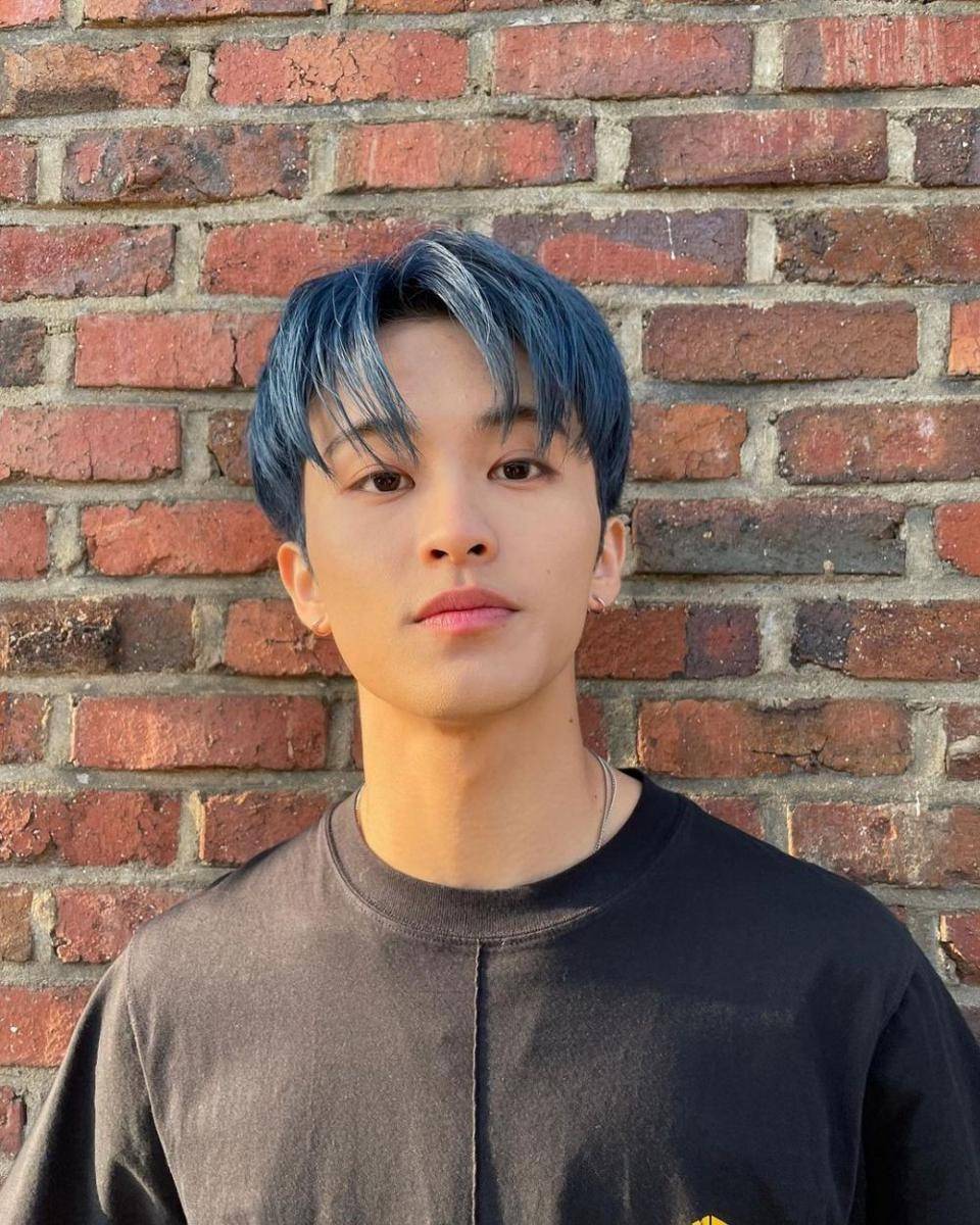 Mark NCT (instagram.com/onyourm__ark)