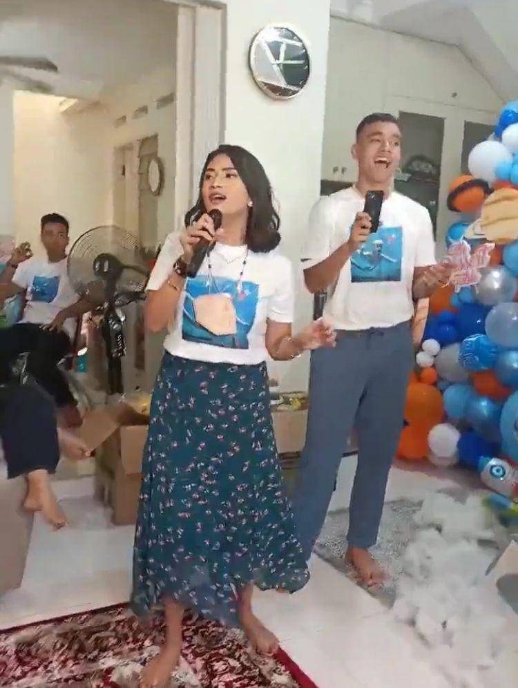 Ultah gala (Instagram.com/vanessaangelofficial)