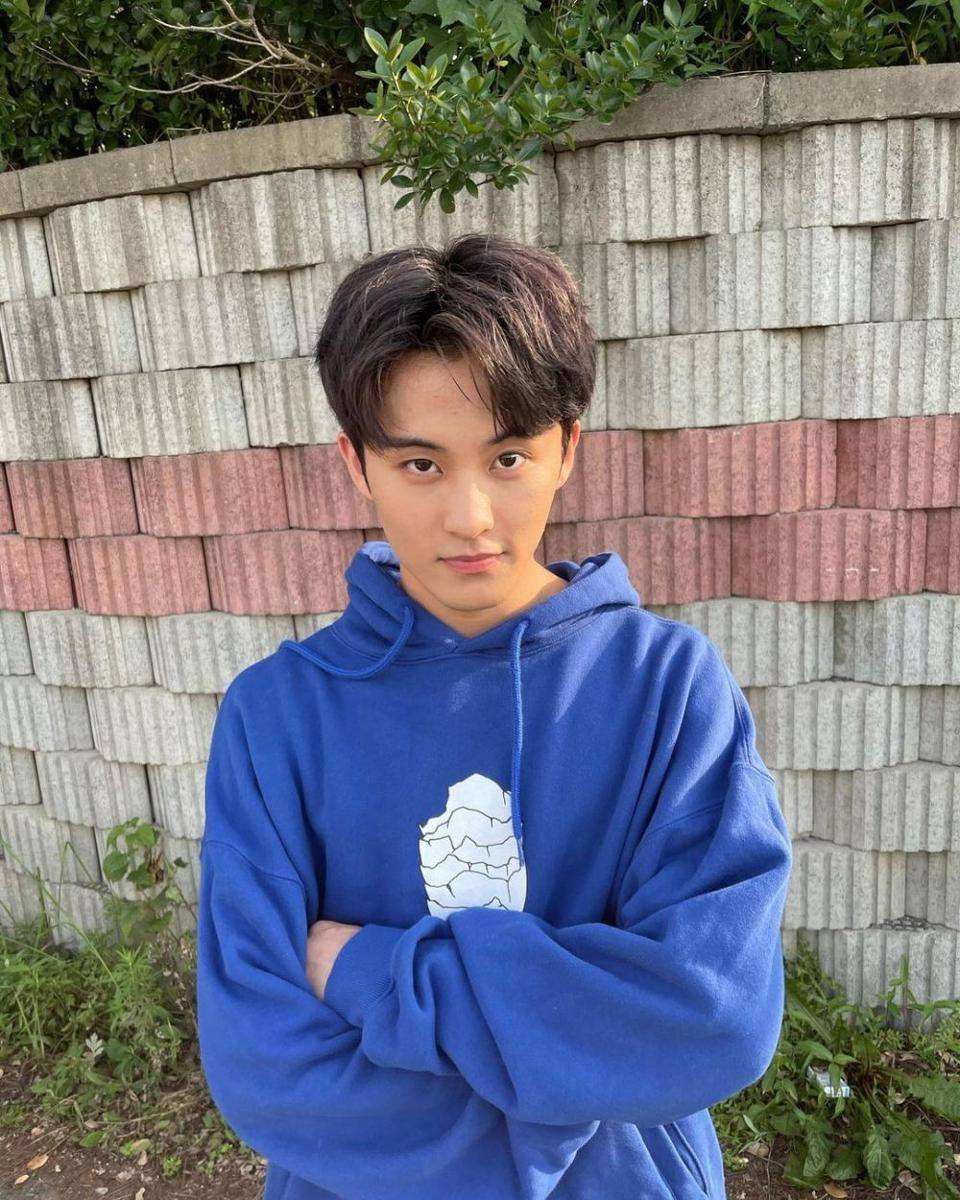 Mark NCT (instagram.com/onyourm__ark)