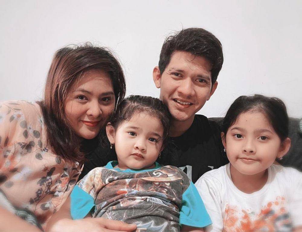keluarga Iko Uwais dan Audy Item (instagram.com/iko.uwais)