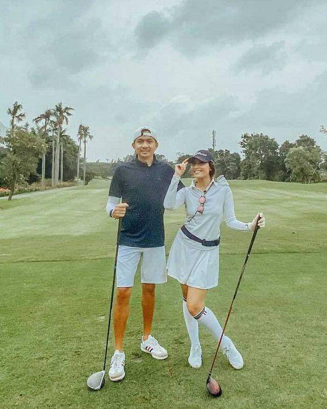 Ayu Dewi dan Regi Datau (instagram.com/mrsayudewi)