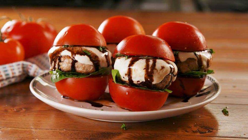 Tomato bun slider (instagram.com/twomatoinc)