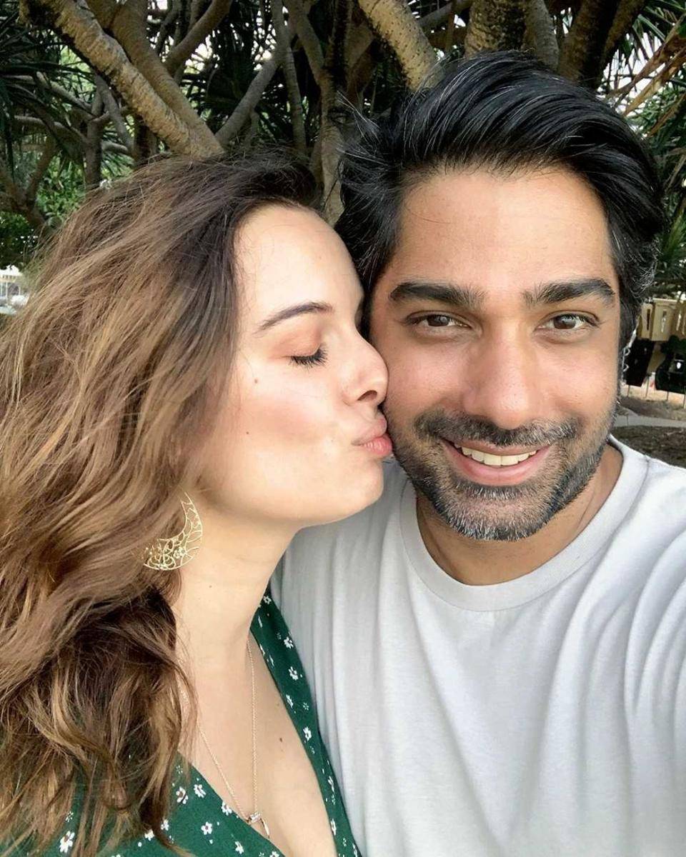 Evelyn Sharma dan suami (instagram.com/evelyn_sharma)