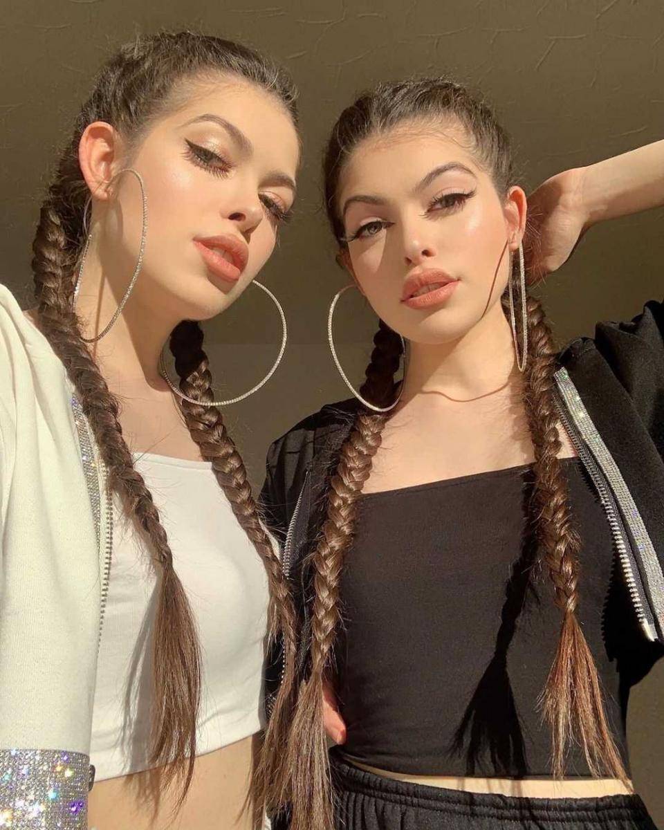 Gulcan Sahinur Twins (instagram.com/thegstwins)