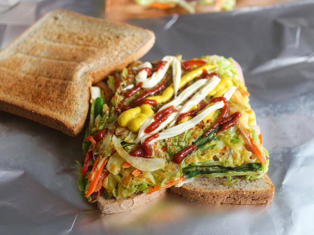 Susun bahan-bahan toast (yingchen.life)