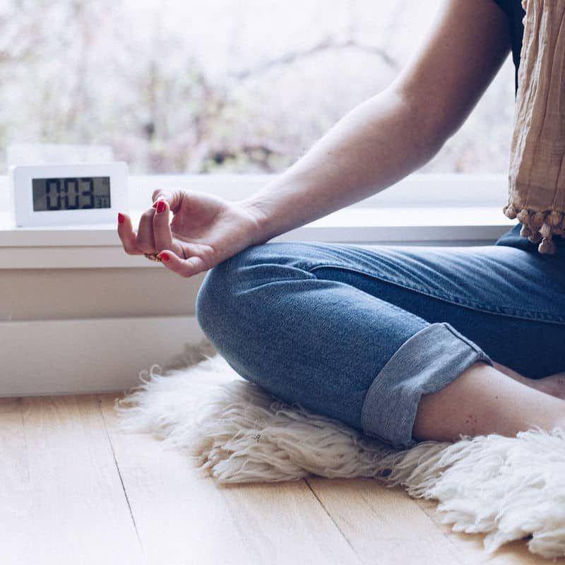 meditasi berpacu dengan waktu (offgridmindfulness.com)