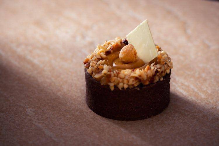 ilustrasi hazelnut mini tart (unsplash.com/Massimo Adami)